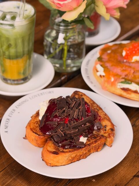 Try our Schwarzwälder Kirsch French 🤤🤤✨ & Pancake royal ✨ HAPPY WEEKEND 

#pancake #berlin #hamburg #breakfast #brunch